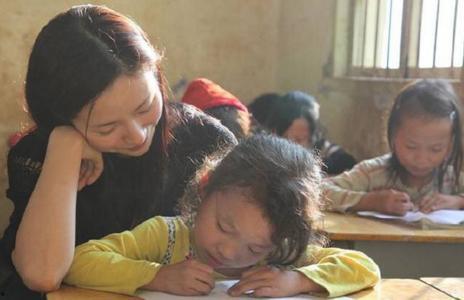 山区支教的女明星,女明星的爱心之旅”